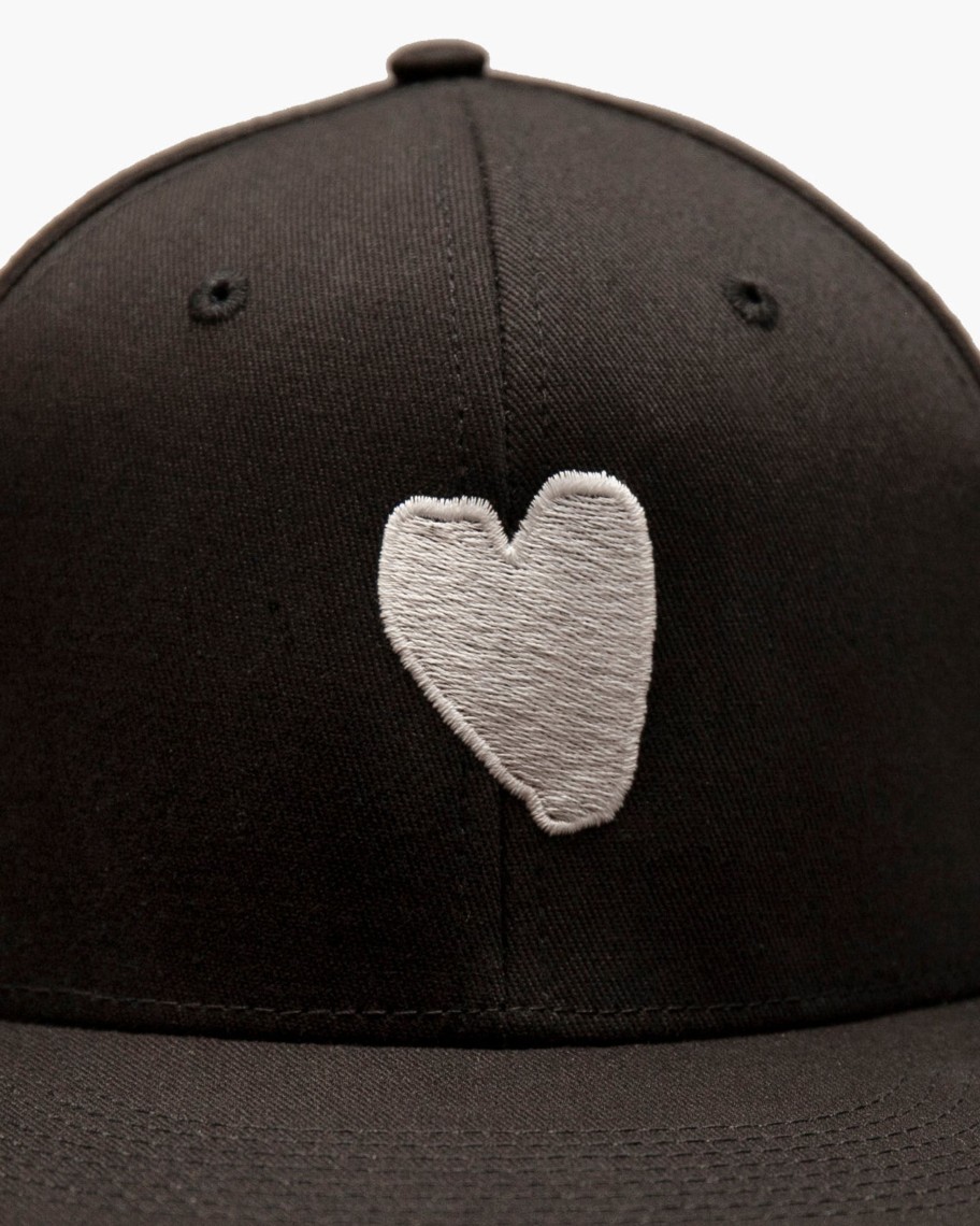 Men 18 Waits Hats & Caps | Flat Bill Snapback Cap | White Heart On Black